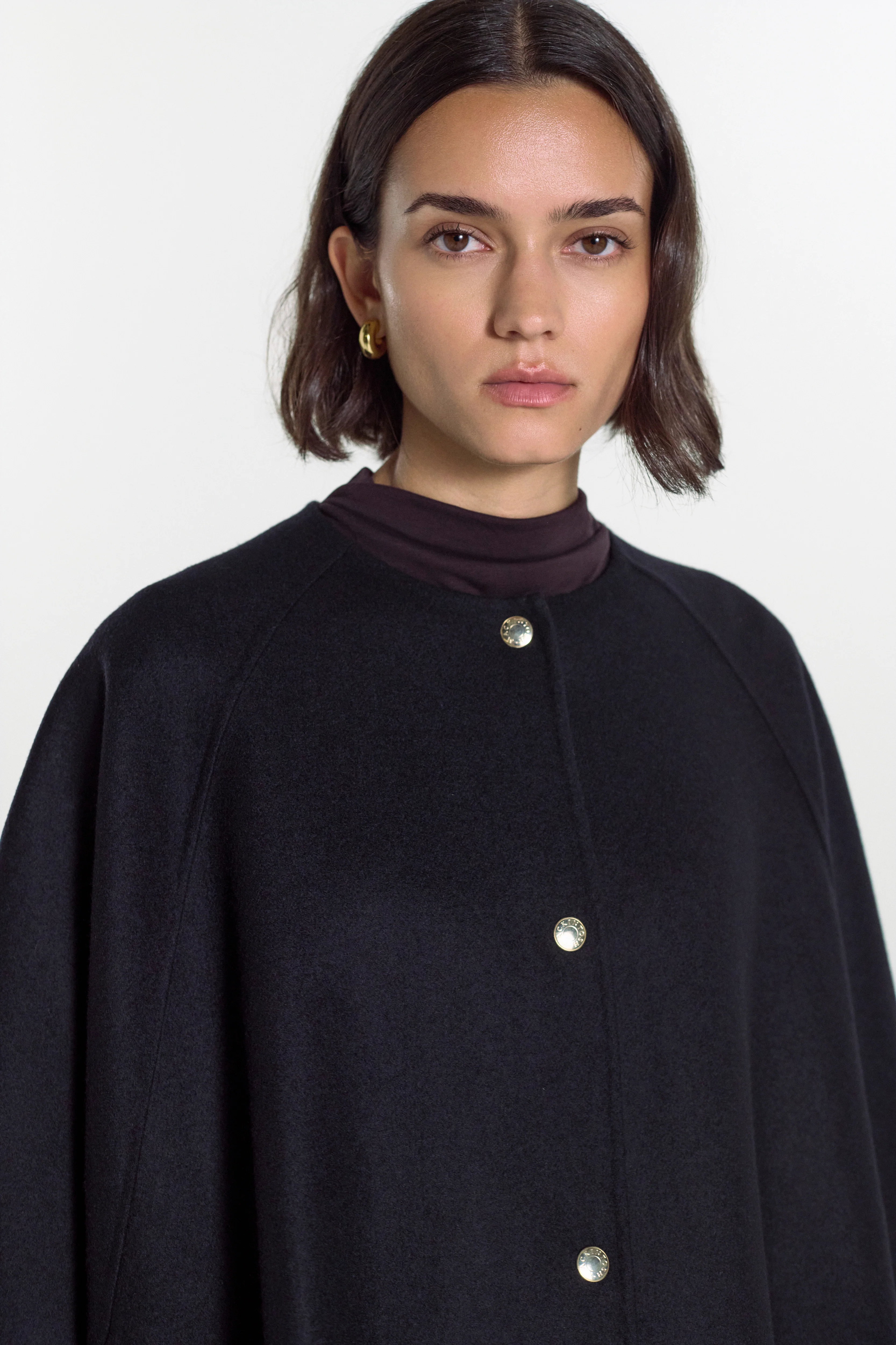 Sanquhar Wool Cape - Image 5