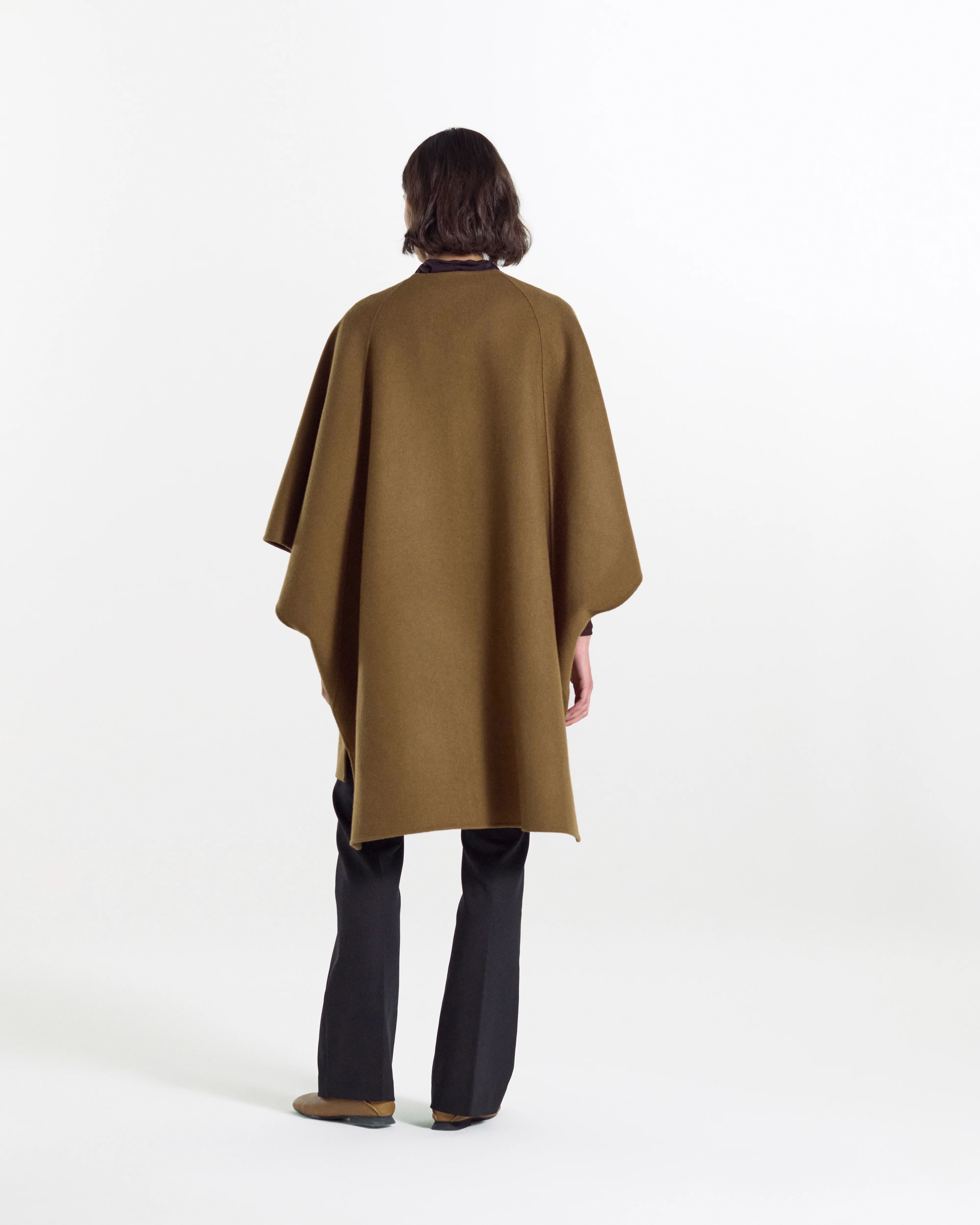 Sanquhar Wool Cape - Image 4